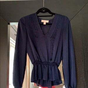Michael kors navy peplum blouse pleated v neck XS